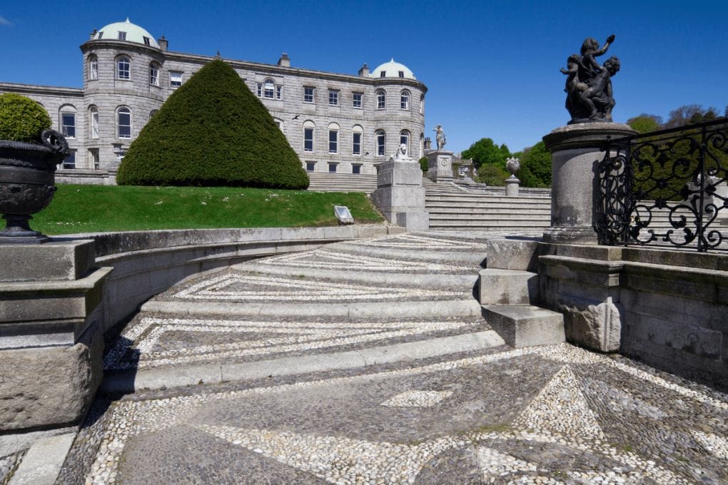 Powerscourt House e um palacio em Wicklow a 27 quilometros de Dublin.