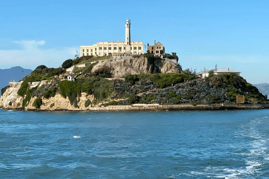 prisão de Alcatraz em San Francisco uma das atrações históricas mais famosas da Califórnia com vista da baía