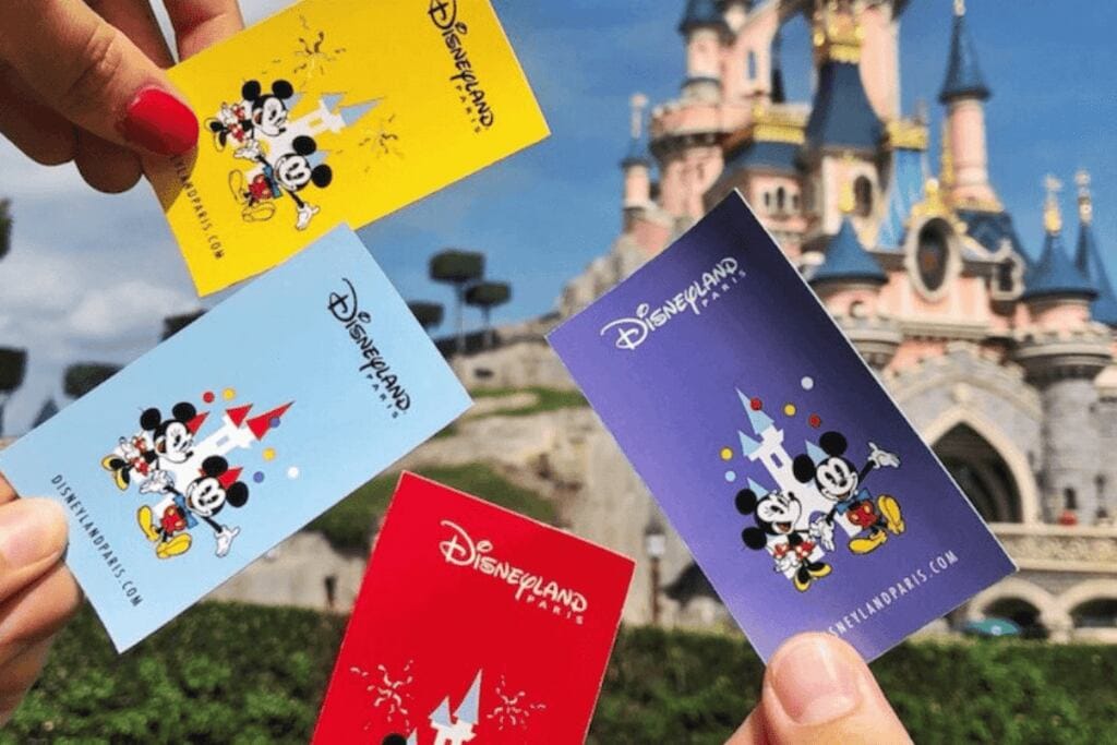 ingressos oficiais em frente ao castelo representam como comprar ticket para a Disney de Paris