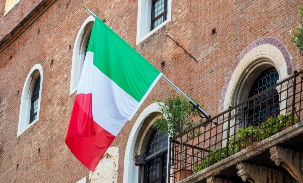Qual foi a primeira bandeira italiana