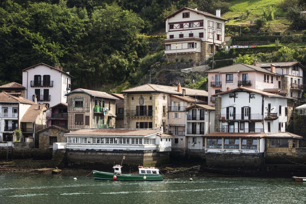 beautiful scene road trip san sebastian min